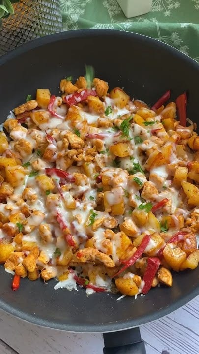 piept de pui cu legume la tigaie